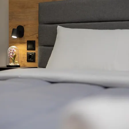 Astria 2 * كالامباكا